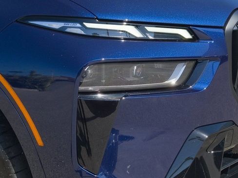 Used 2025 BMW X7 xDrive40i w/ M Sport Package image 6