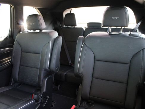 Used 2026 Buick Enclave Sport Touring AWD/4WD image 16