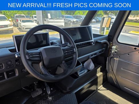 Used 2024 Chevrolet Brightdrop 400 w/ Commercial Equipment Package AWD/4WD image 5