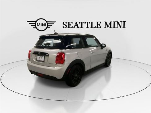 Used 2019 MINI Cooper 2-Door Hardtop FWD image 9