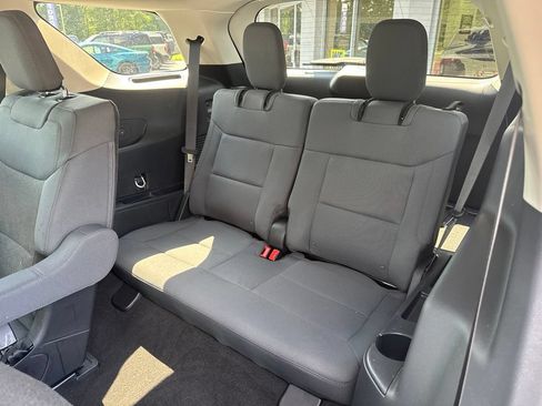 Used 2025 Ford Explorer Active AWD/4WD image 11