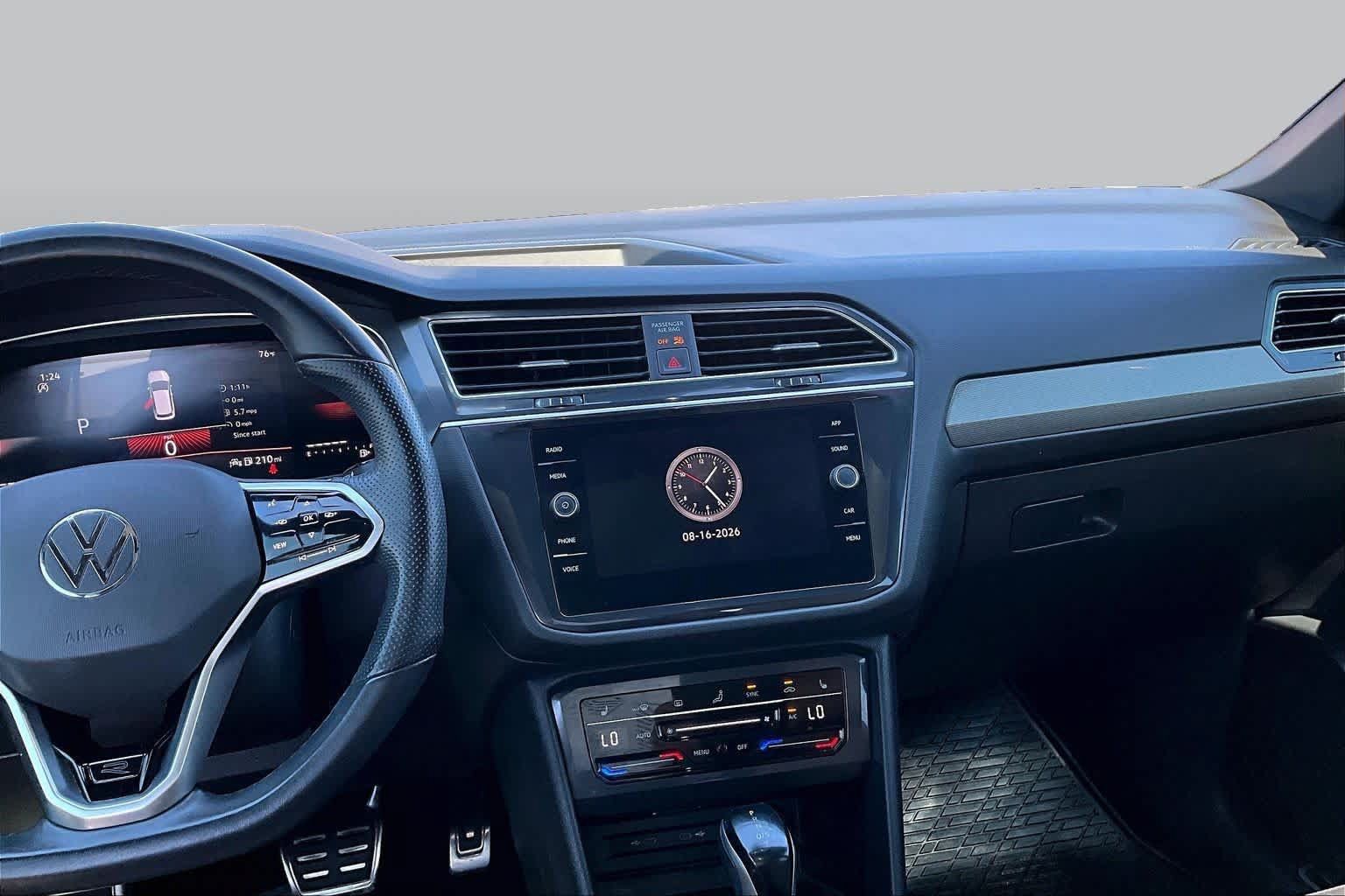 Used 2024 Volkswagen Tiguan SE R-Line w/ MDO Package, Three-Row FWD image 7