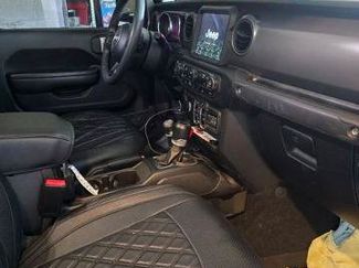 Used 2023 Jeep Gladiator Sport AWD/4WD video 3