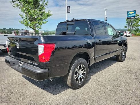 Used 2024 Nissan Titan SV AWD/4WD image 7