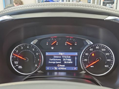 Used 2025 Chevrolet Blazer LT FWD image 18