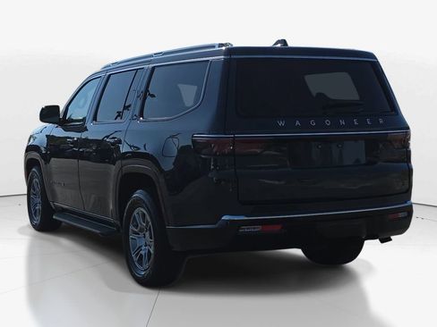 Used 2024 Jeep Wagoneer 4WD image 8