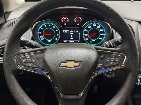 Used 2018 Chevrolet Cruze LT w/ Convenience Package FWD image 14