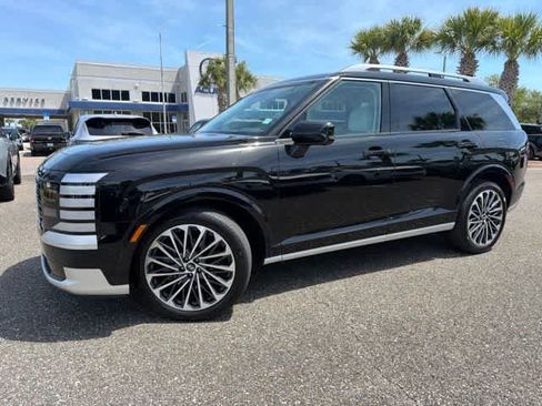 Used 2026 Hyundai Palisade Calligraphy FWD image 2