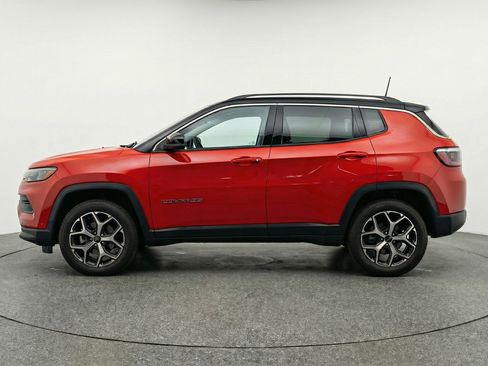 Used 2025 Jeep Compass Limited AWD/4WD image 5