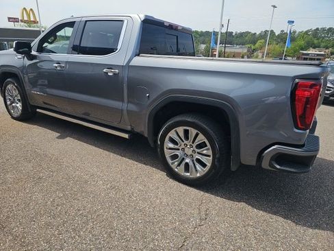 Used 2022 GMC Sierra 1500 Denali w/ Denali Premium Package image 4