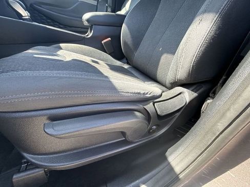 Used 2019 Hyundai Santa Fe SE image 12