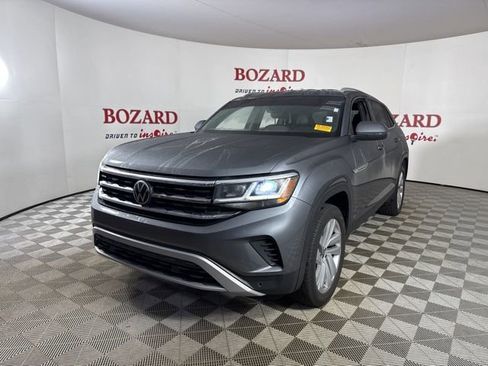 Used 2023 Volkswagen Atlas Cross Sport SE image 4