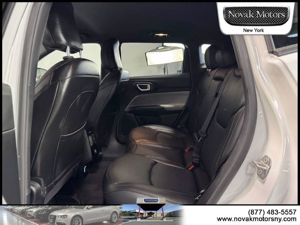 Used 2023 Jeep Compass Latitude AWD/4WD image 13