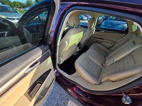 Used 2013 Ford Fusion SE FWD image 13