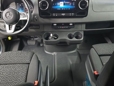 Used 2024 Mercedes-Benz Sprinter 2500 image 11