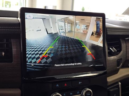 Used 2024 Ford Expedition Limited image 31