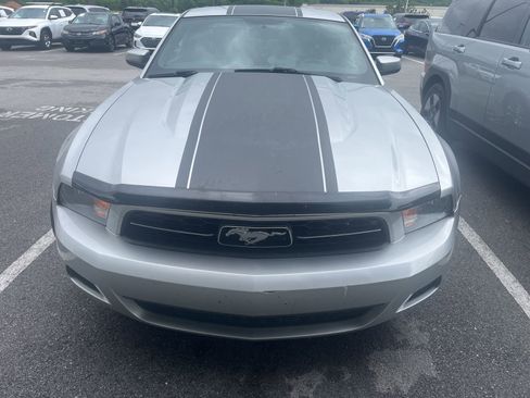 Used 2011 Ford Mustang Premium w/ 202A Rapid Spec Order Code RWD image 2