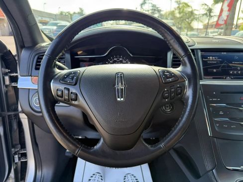 Used 2013 Lincoln MKS FWD image 26