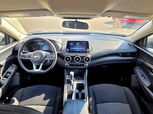 Used 2024 Nissan Sentra SV FWD image 9