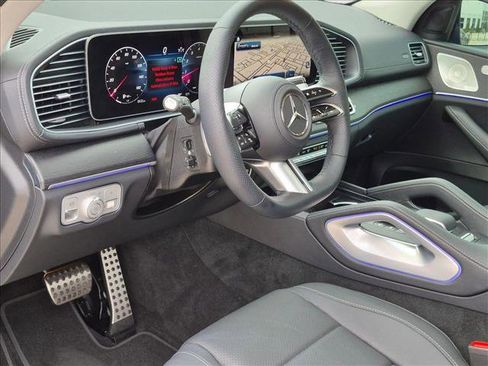 Used 2026 Mercedes-Benz GLS 450 4MATIC image 9