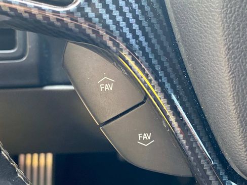 Used 2016 Chevrolet Corvette Stingray 2LT image 23