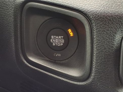 Used 2024 Jeep Wrangler Willys AWD/4WD image 12