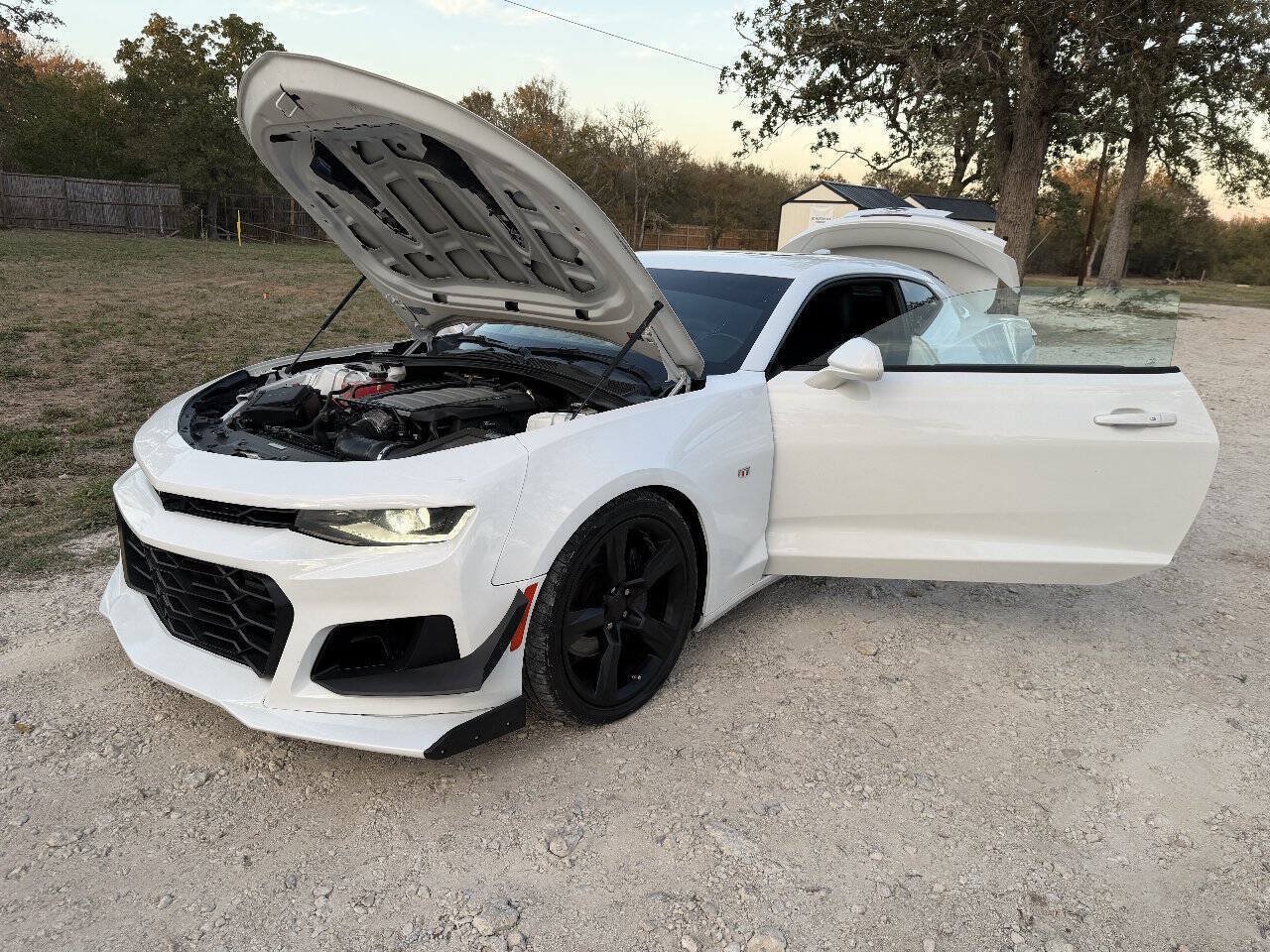 Used 2018 Chevrolet Camaro SS RWD image 20
