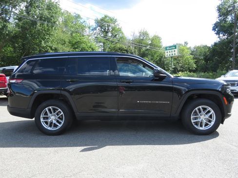 Used 2023 Jeep Grand Cherokee L Laredo w/ Luxury Tech Group I AWD/4WD image 4