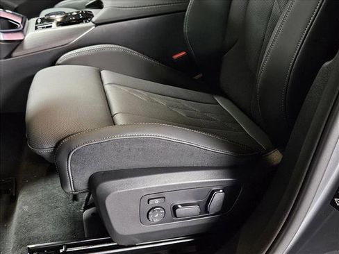 Used 2025 BMW X3 xDrive30i w/ Premium Package image 4