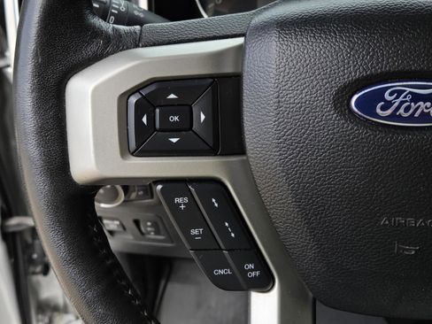 Used 2019 Ford F150 Lariat w/ Equipment Group 502A Luxury AWD/4WD image 17