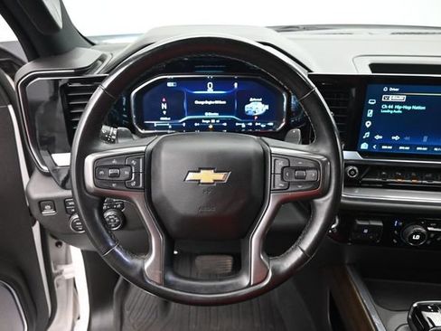 Used 2024 Chevrolet Silverado 1500 High Country w/ Z71 Off-Road Package AWD/4WD image 16