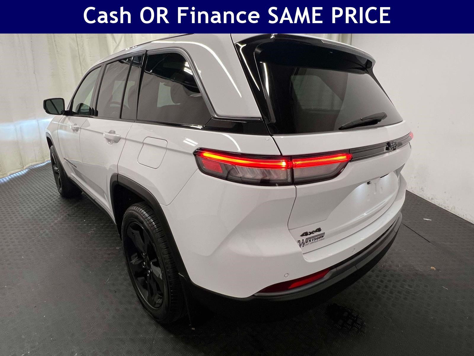 Used 2026 Jeep Grand Cherokee Limited w/ Limited Altitude Package AWD/4WD image 8