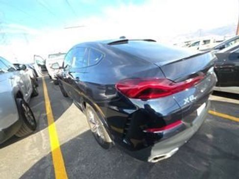 Used 2025 BMW X6 xDrive40i w/ Climate Comfort Package image 9