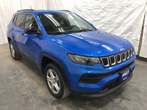 Certified 2023 Jeep Compass Latitude w/ Convenience Group image 4