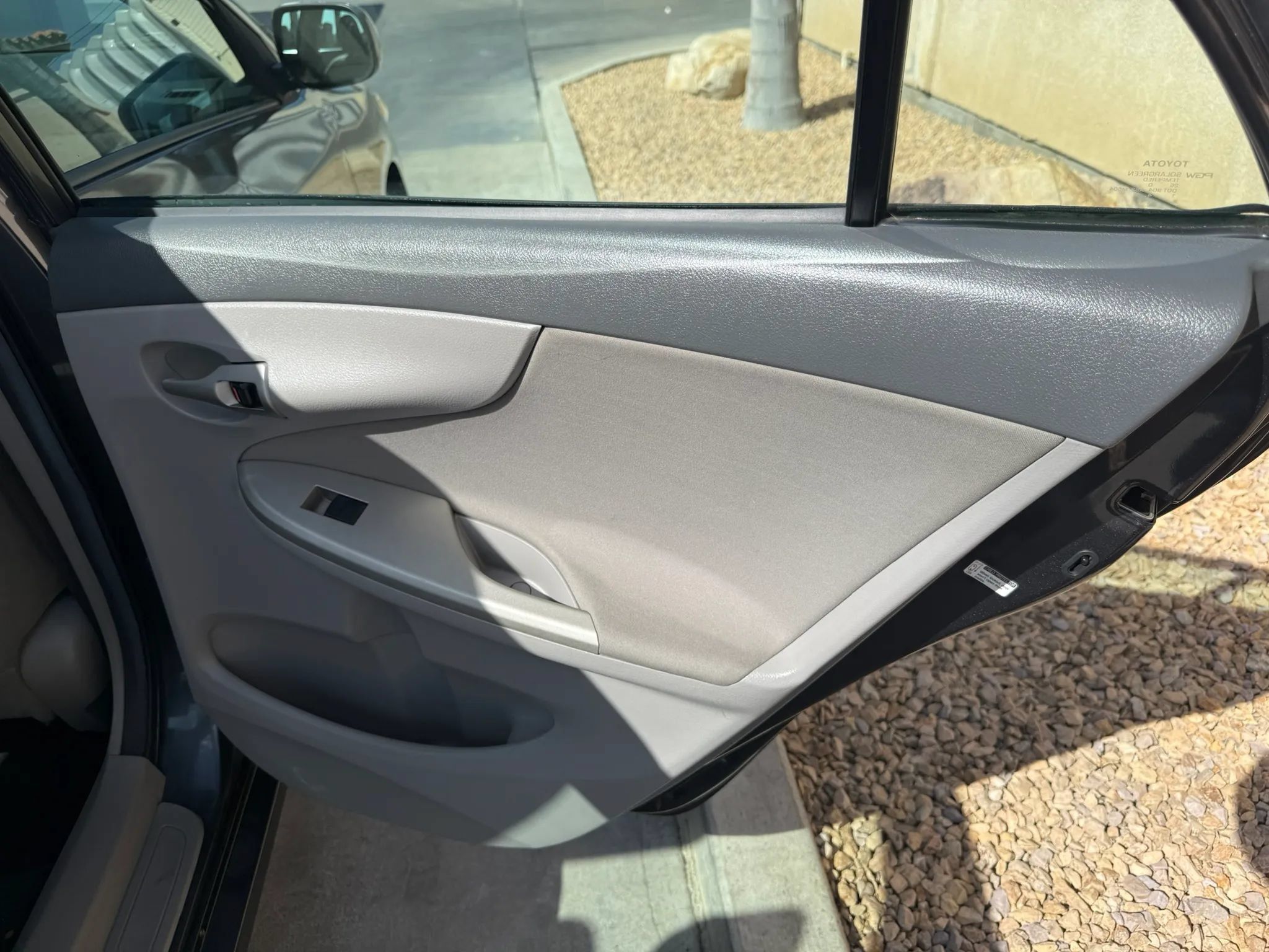 Used 2010 Toyota Corolla LE w/ All Weather Guard Pkg FWD image 10