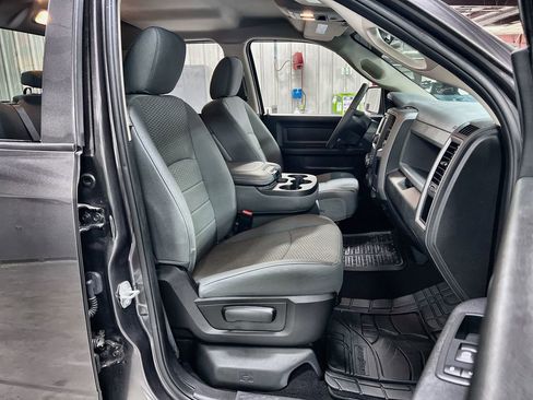 Used 2019 RAM 1500 Express w/ Express Value Package AWD/4WD image 27