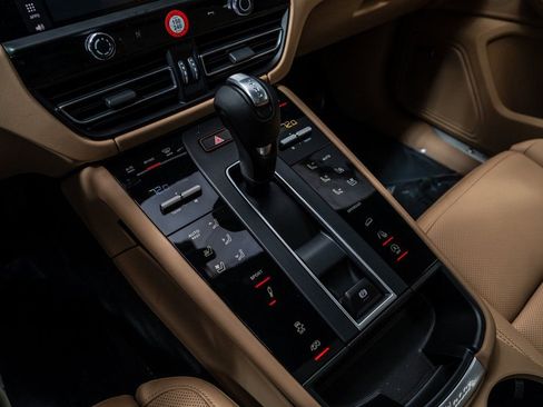 New 2026 Porsche Macan S image 21