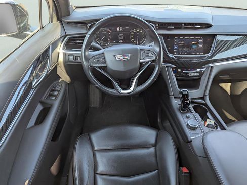 Used 2023 Cadillac XT6 Premium Luxury image 17