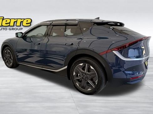 Used 2025 Kia EV6 Light AWD/4WD image 2
