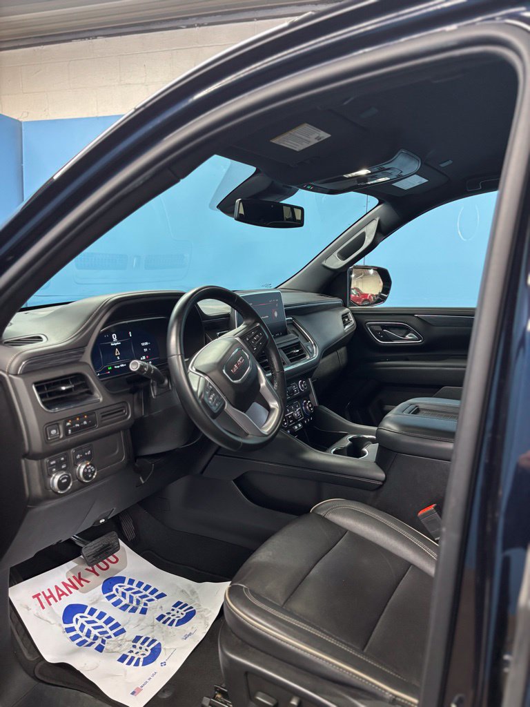 Used 2023 GMC Yukon SLT AWD/4WD image 10