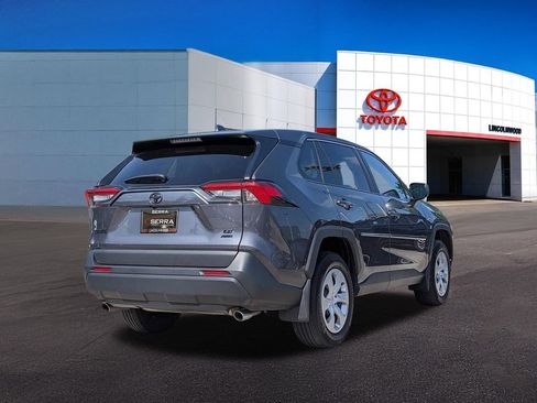 Used 2025 Toyota RAV4 LE AWD/4WD image 10
