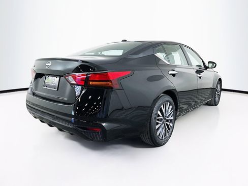 Used 2025 Nissan Altima 2.5 SV image 9