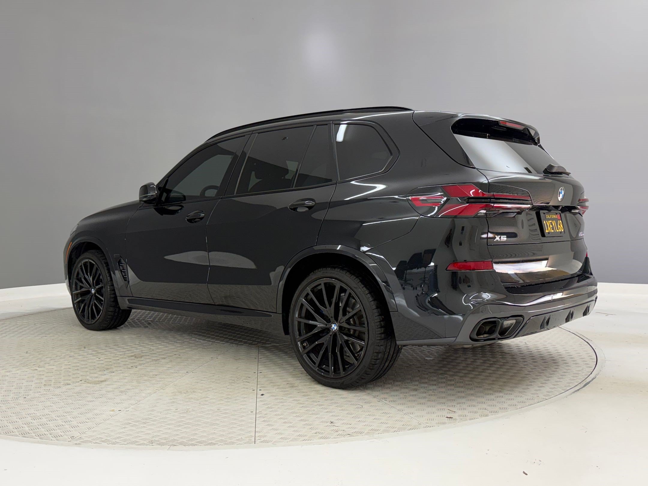 Certified 2024 BMW X5 M60i AWD/4WD image 3