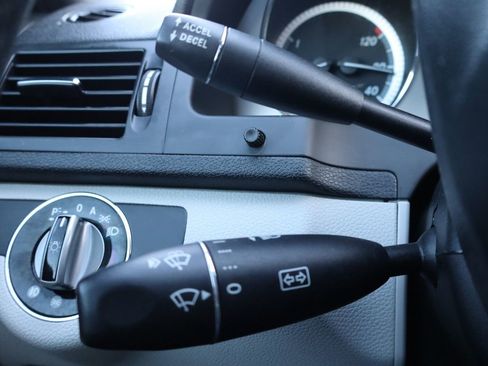 Used 2009 Mercedes-Benz C 300 4MATIC Sedan image 32