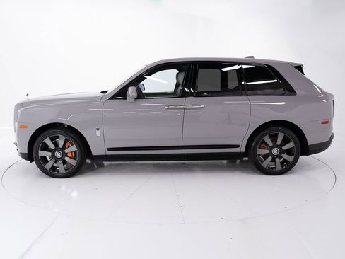 Certified 2023 Rolls-Royce Cullinan w/ Dark Exterior Package AWD/4WD image 2