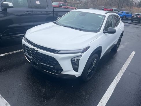 Used 2024 Chevrolet Trax ACTIV image 1