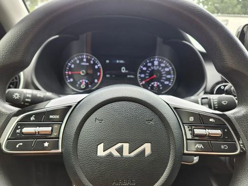 Used 2022 Kia Forte LXS image 11