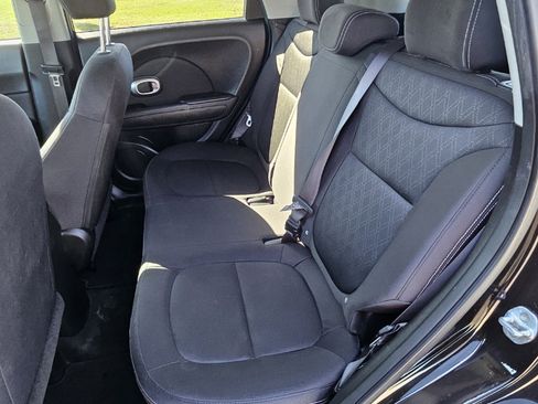Used 2015 Kia Soul image 9