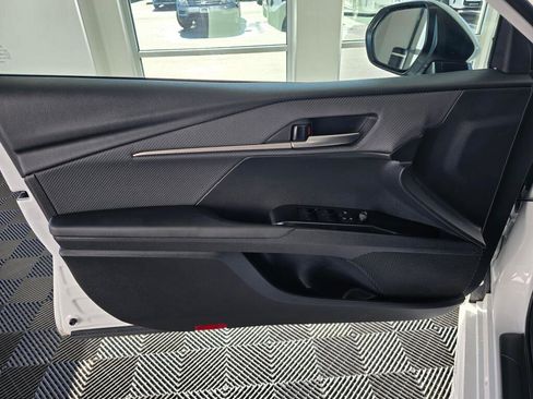 Used 2025 Toyota Camry SE image 19