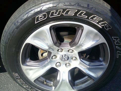 Used 2019 Chevrolet Tahoe LT image 19